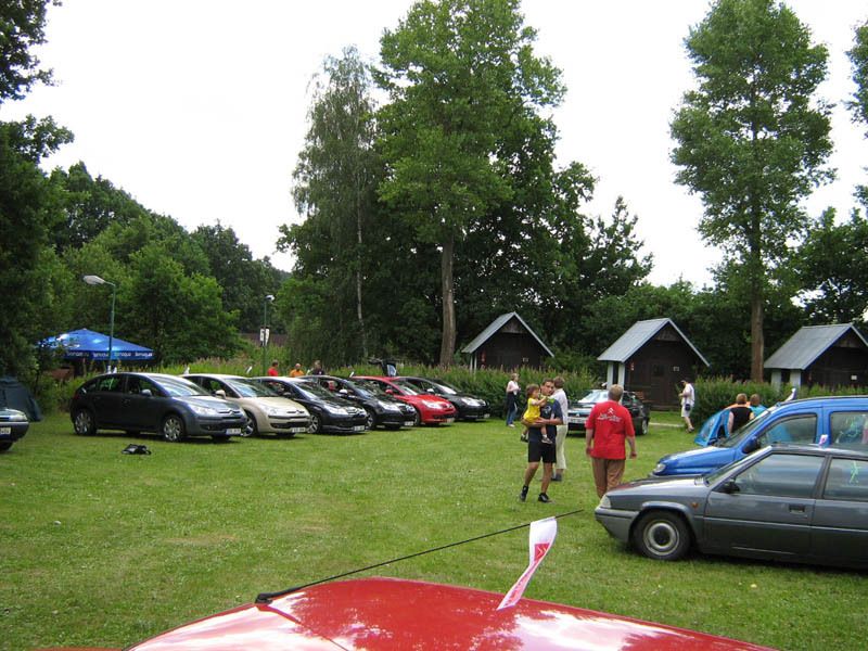 Plac pro sraz :) Cel galerie na http://citroen08.jsmid.net