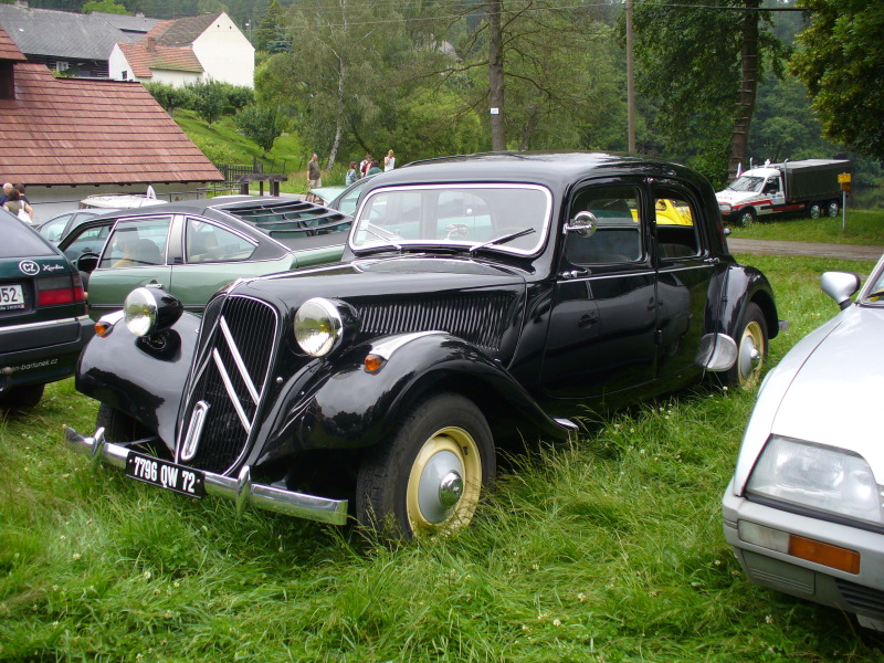 nejstar Citroen na srazu 1.Citroen clubu Praha