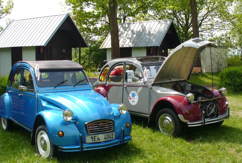 2CV...